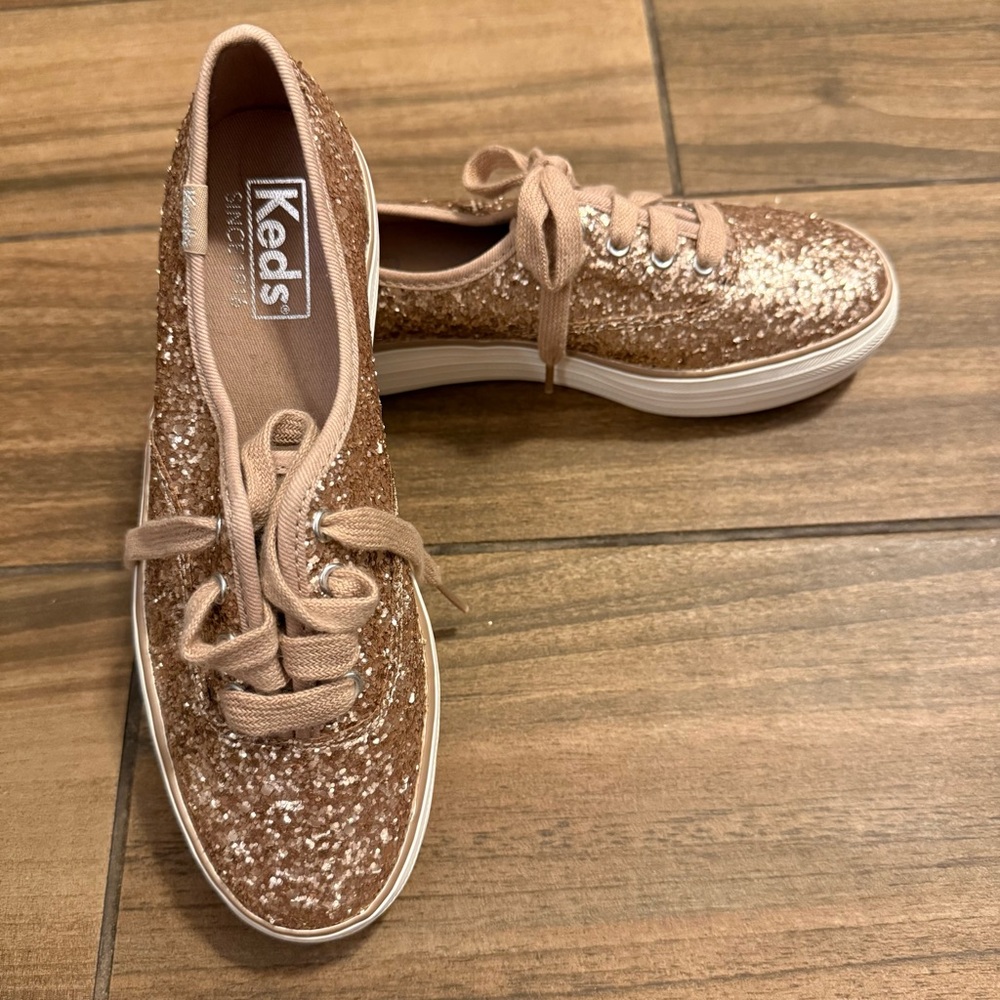 Celebrations by Keds Champion Glitter Sneaker
Women's Sz. 5/ Youth Sz. 3 NWOT - Picture 7 of 8